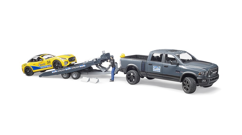 RAM 2500 Power Wagon und Bruder Roadster Racing Team