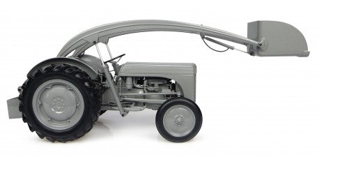 Ferguson TEA-20 mit Frontlader