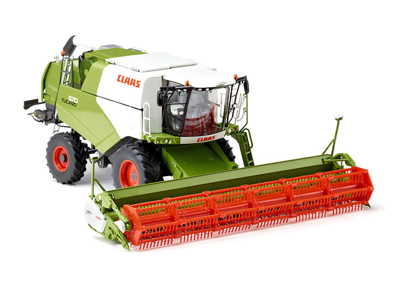 Claas Tucano 570 Mähdrescher mit Getreidevorsatz