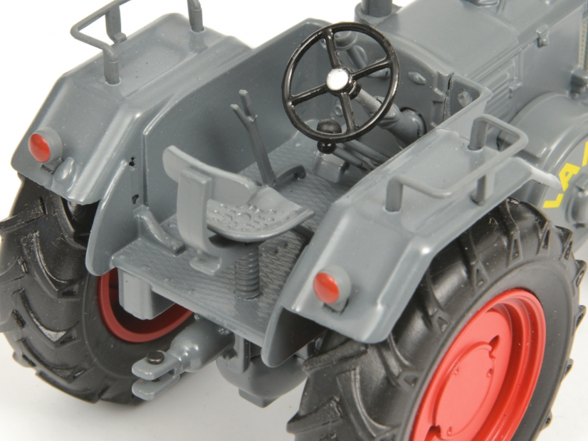 Lanz Bulldog mit Leiterwagen