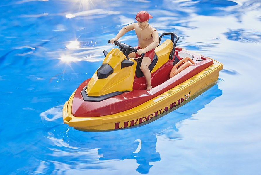 Rettungsschwimmer-Station mit Quad und Jet-Ski