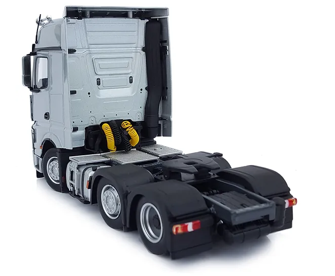 Mercedes-Benz Actros Bigspace 6x2 Silber