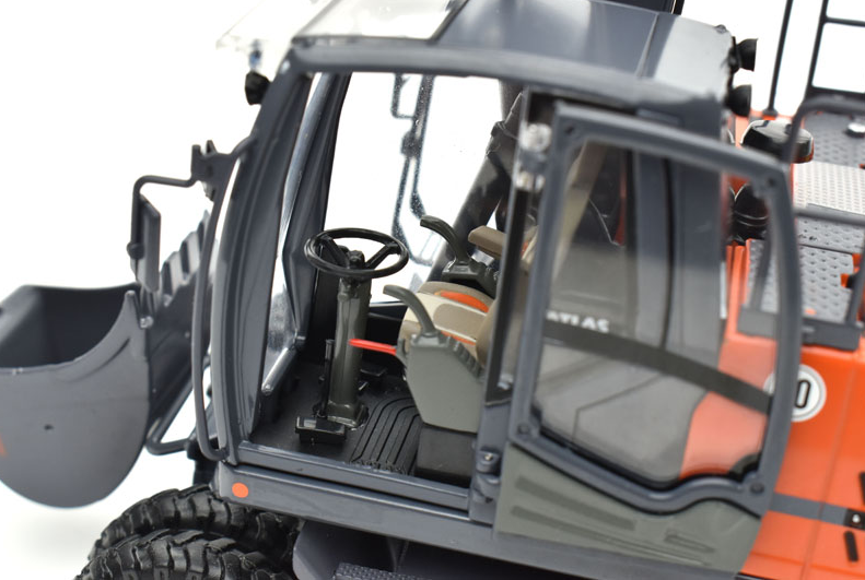 Atlas 160W wheeled Excavator with Nokian tires