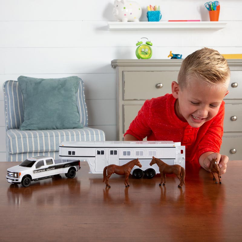 Ford F350 Super Duty mit Gooseneck-Pferdeanhänger + Pferde