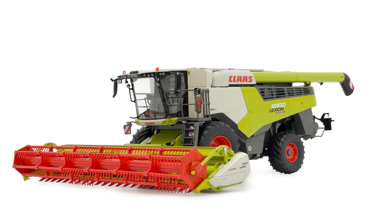 Claas Lexion 6900 with Vario 930