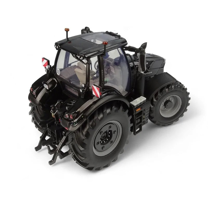 Deutz-Fahr 7250 TTV Warrior Edition in Glanzschwarz