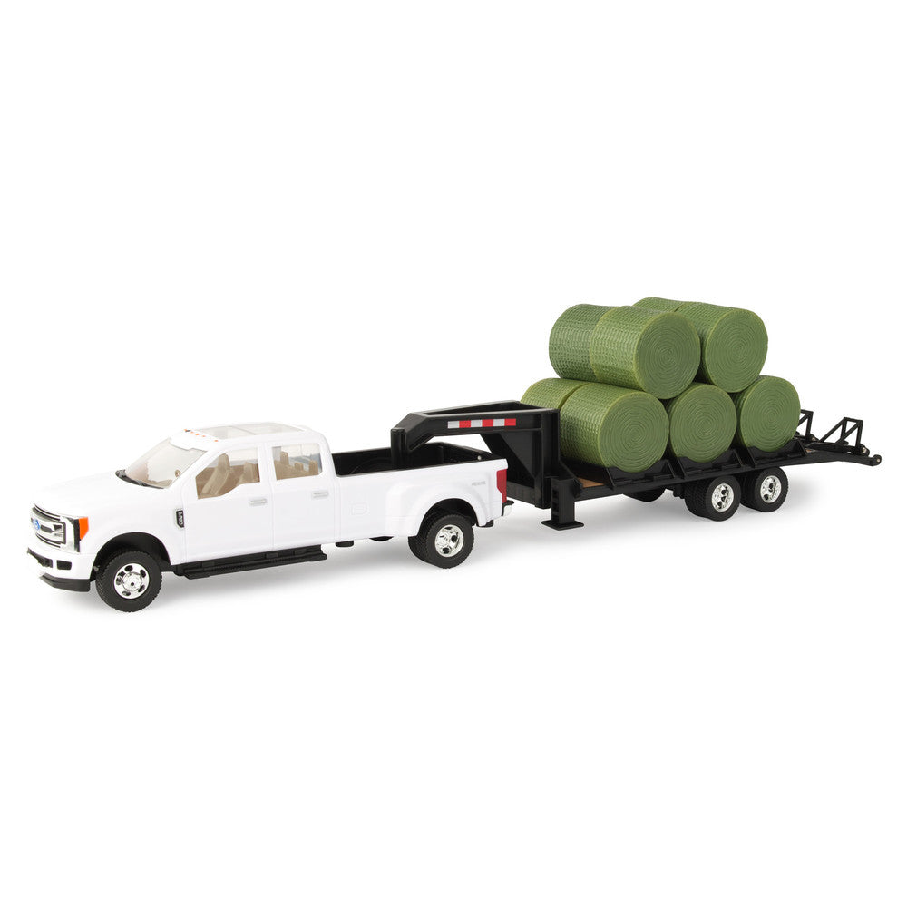 Ford F350 mit Schwanenhalsanhänger + Ballen