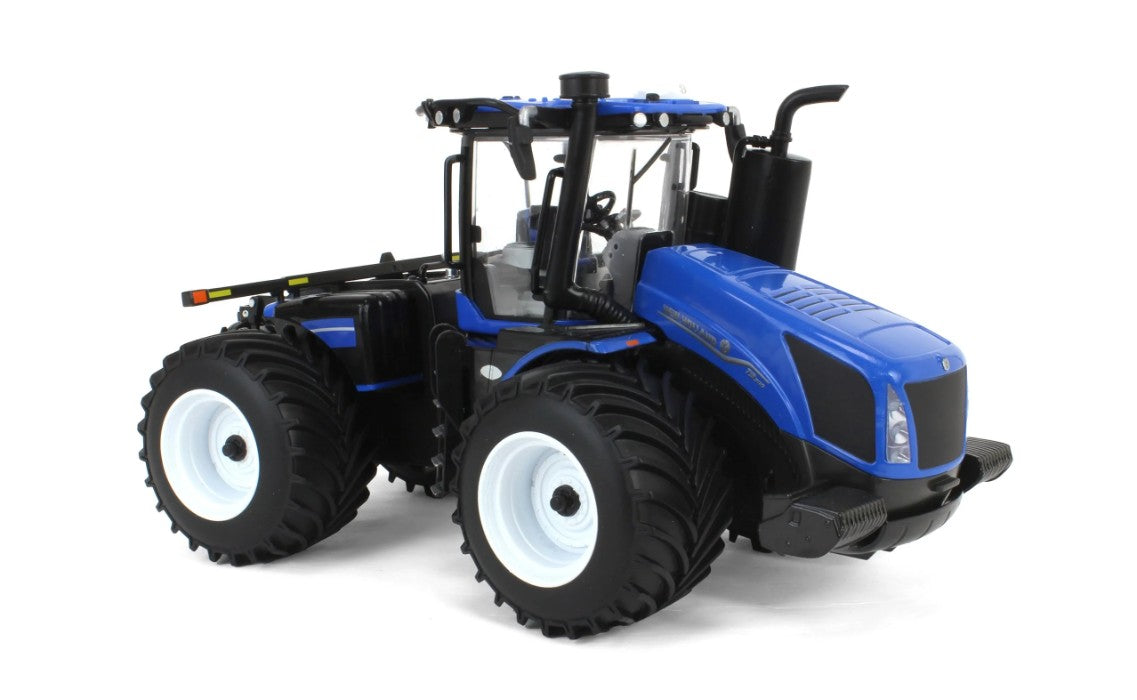 New Holland T9.700 Traktor mit LSW-Reifen