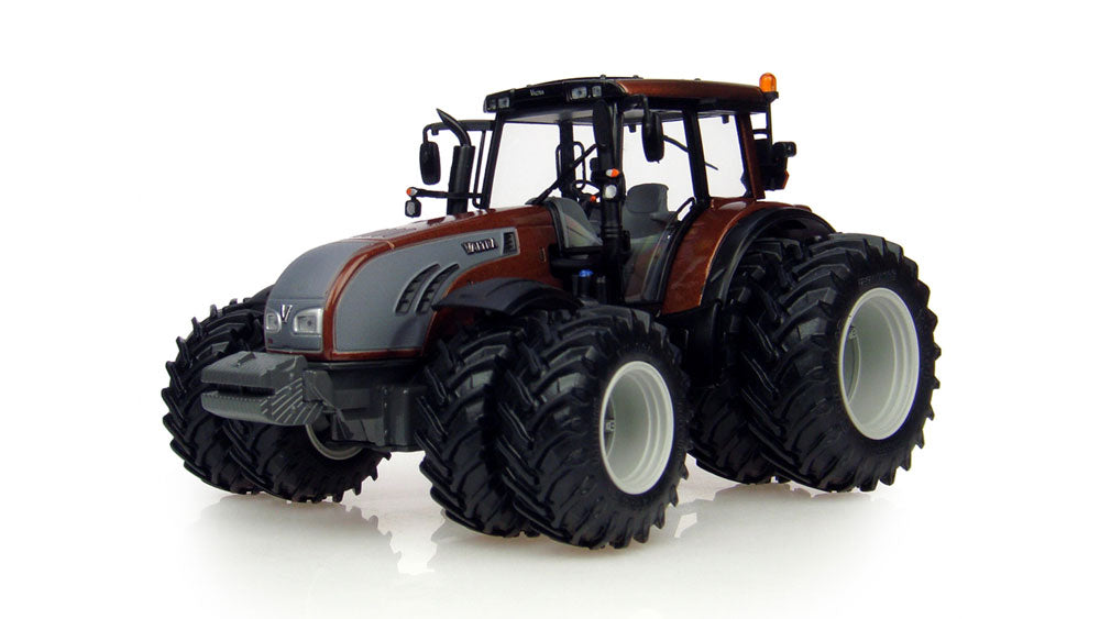 Valtra T mit Zwillingsbereifung