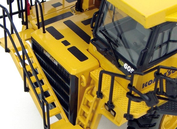 Komatsu HD605 Highway Muldenkipper