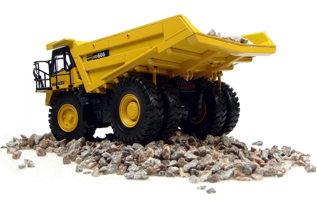 Komatsu HD605 Highway Muldenkipper