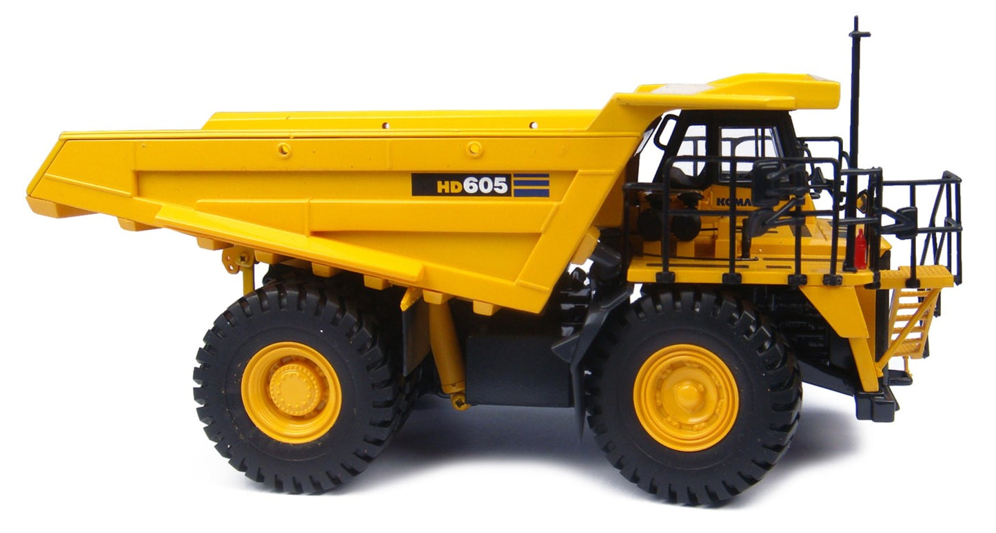 Komatsu HD605 Highway Muldenkipper