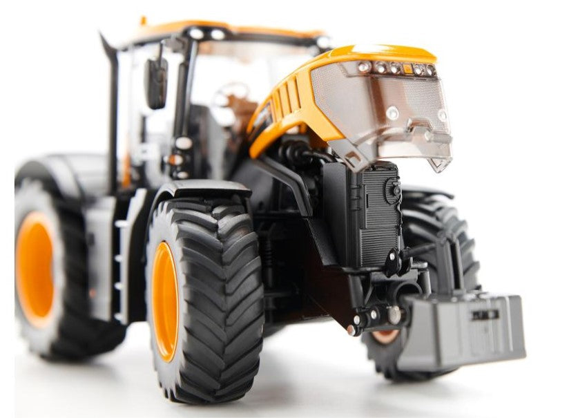 JCB Fastrac 8330