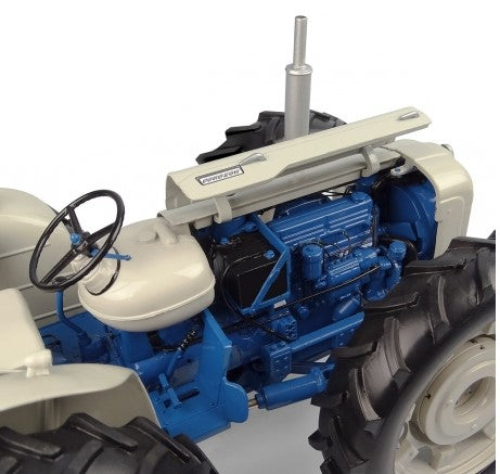 UH 2781 County Super 4 Tractor