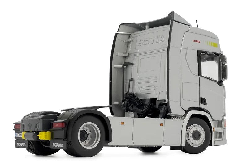 Scania R500-Serie im silbernen Claas-Design