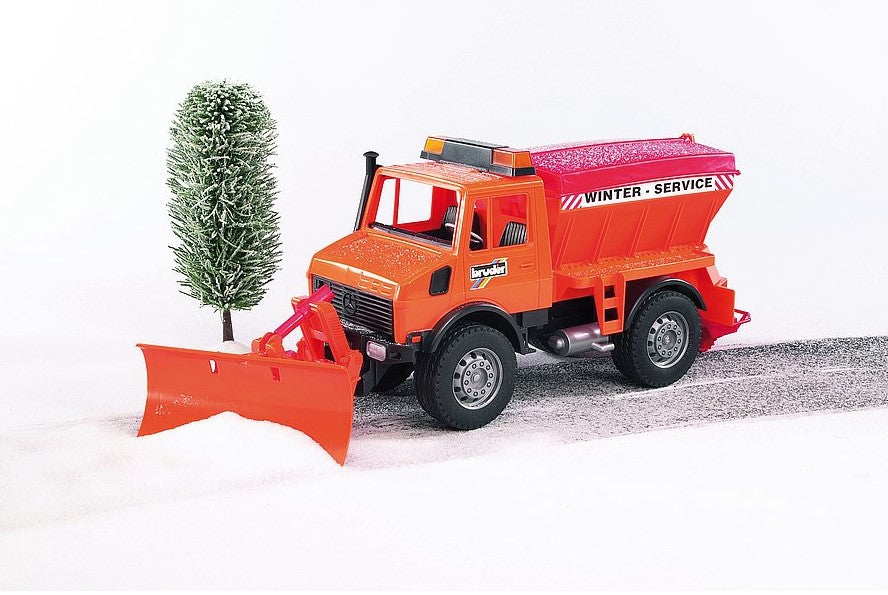 MB-Unimog Winterdienst mit Räumschild