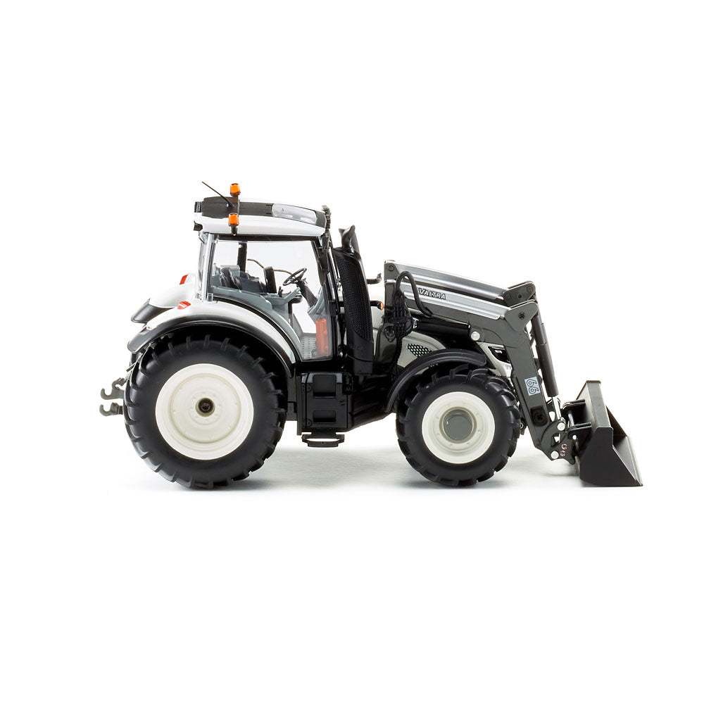 Valtra T174 mit Frontlader