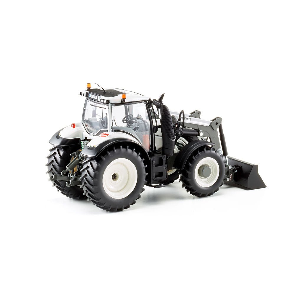 Valtra T174 mit Frontlader