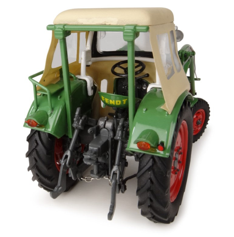 Fendt Farmer 2 mit Verdeck und Baas Frontlader