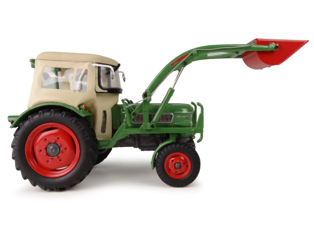 Fendt Farmer 2 mit Verdeck und Baas Frontlader