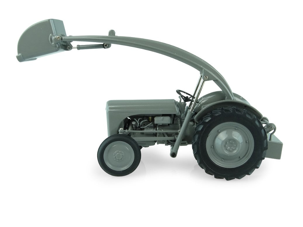 Ferguson TEA 20 mit Frontlader