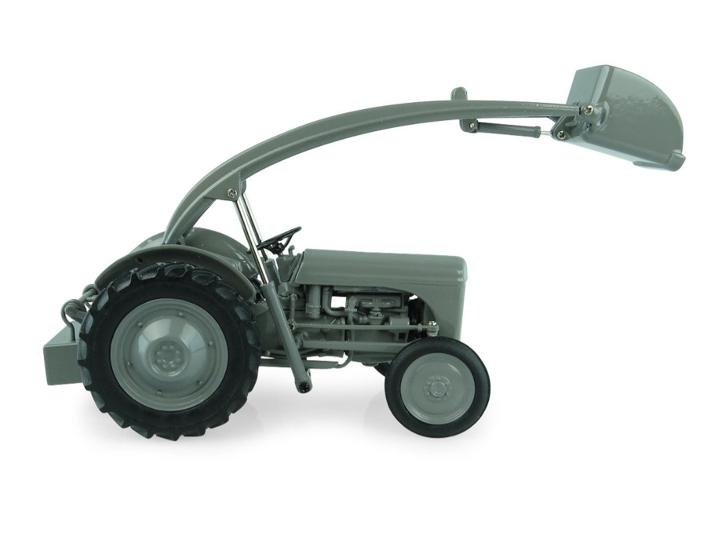 Ferguson TEA 20 mit Frontlader