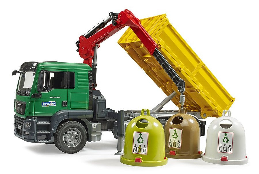 MAN TGS Kran-LKW mit 3 Altglascontainern und Flaschen