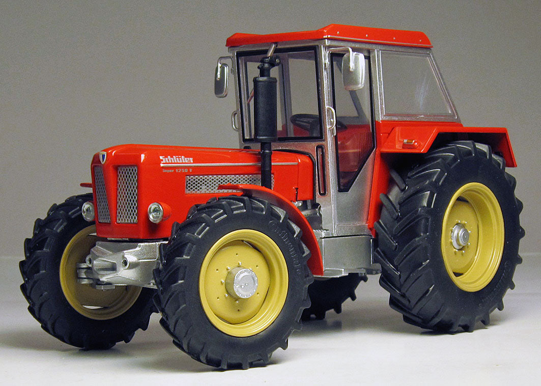 Schlüter 1250 V mit Kabine