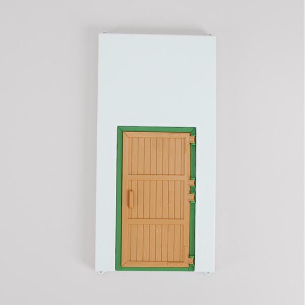 Wandelement mit Tür