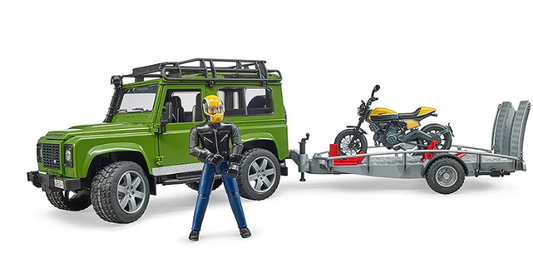 Land Rover Defender mit Anhänger und Ducati Scrambler Full Throttle
