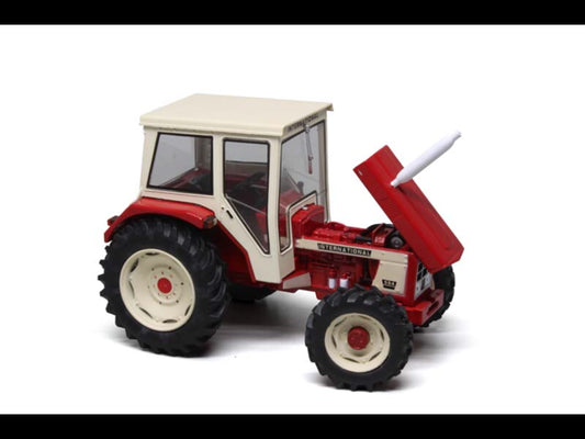 IH International 554 4WD mit Kabine