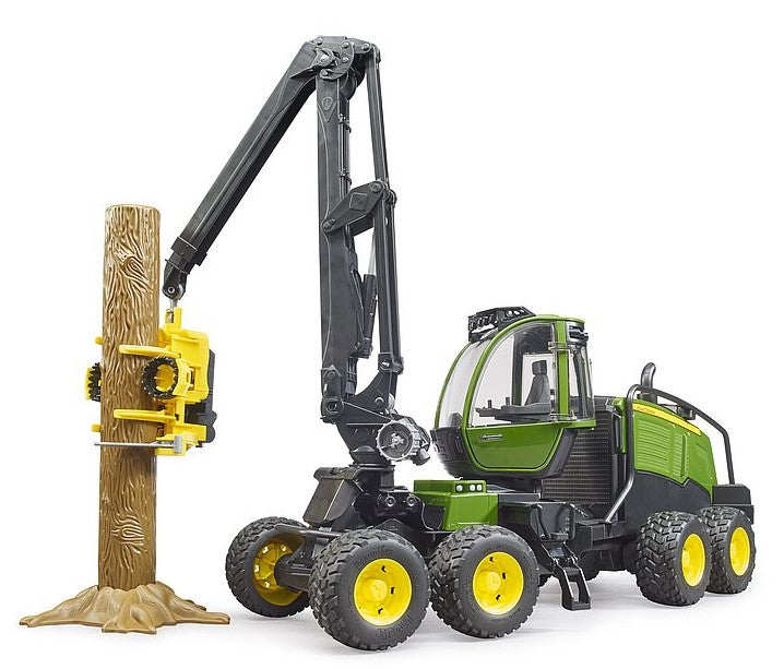 John Deere 1270G Harvester mit Baumstamm