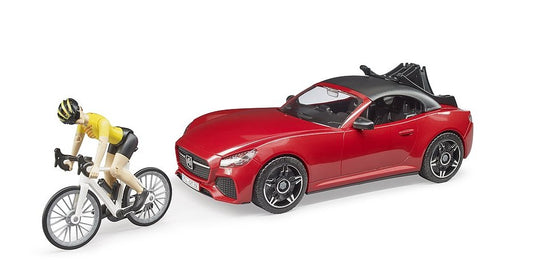 Bruder Roadster mit Rennrad und Radfahrerin