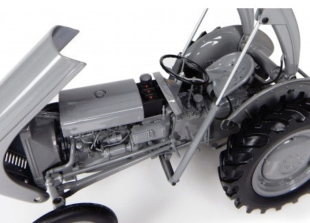 Ferguson TEA-20 mit Frontlader