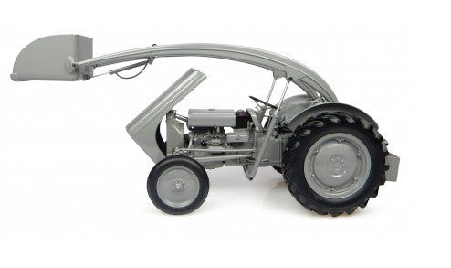 Ferguson TEA-20 mit Frontlader