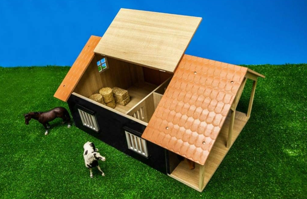 Pferdestall mit 2 Pferdeboxen