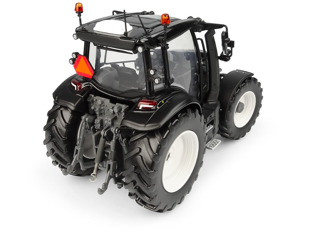 Valtra G Unlimited Black Limited Edition