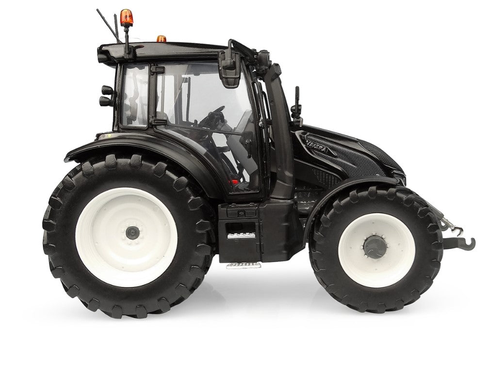 Valtra G Unlimited Black Limited Edition