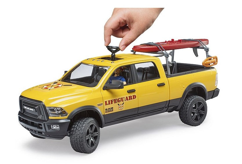 RAM 2500 Power Wagon Lifeguard mit Figur