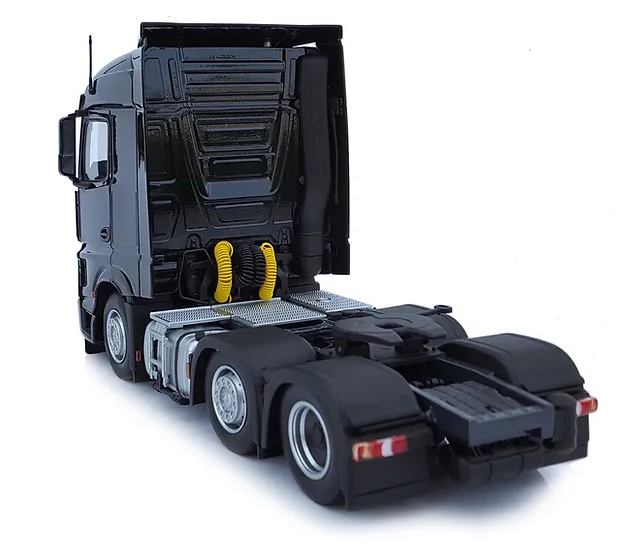 Mercedes-Benz Actros Streamspace 6x2 Black