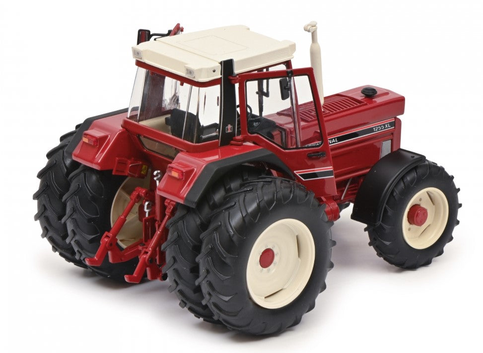 International 1455 XL