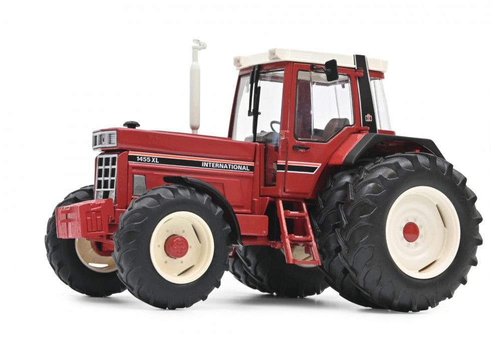 International 1455 XL