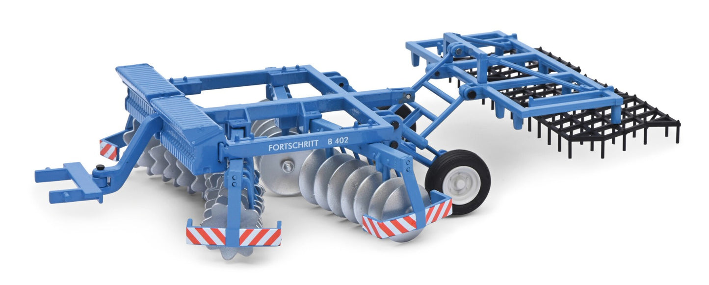 Fortschritt B200 und Fortschritt Egge B402