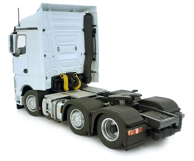 Mercedes-Benz Actros Streamspace 6x2 weiss