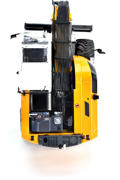 Liebherr A916 Litronic Mobilbagger mit Mitas-Reifen.