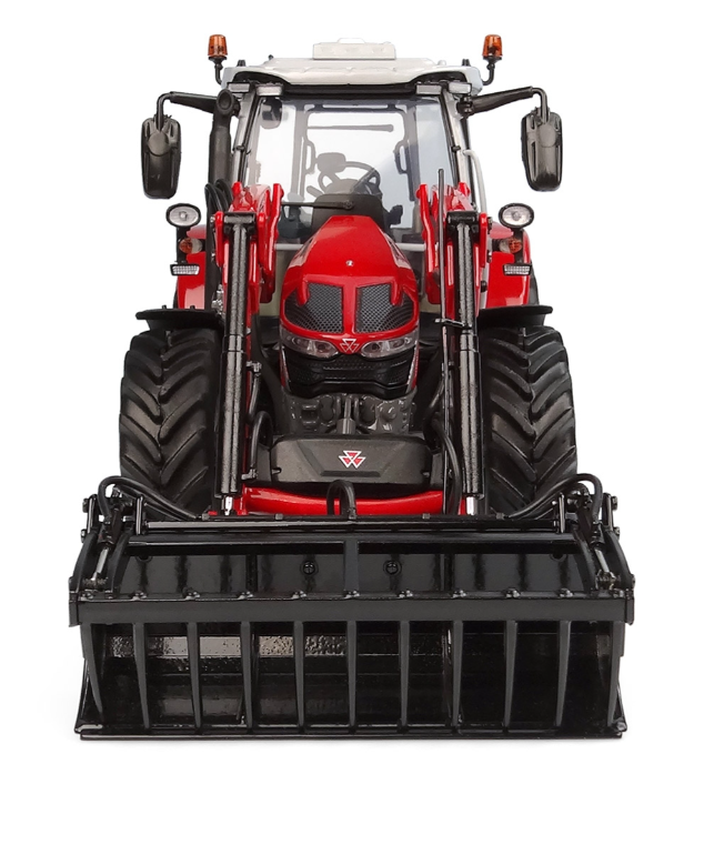 Massey Ferguson 5S.135 mit Frontlader FL.4121