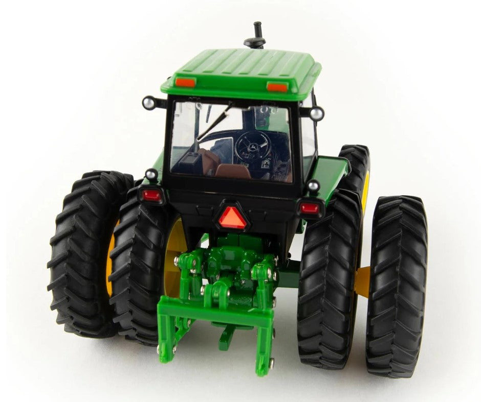 John Deere 4450 4WD mit Doppelbereifung