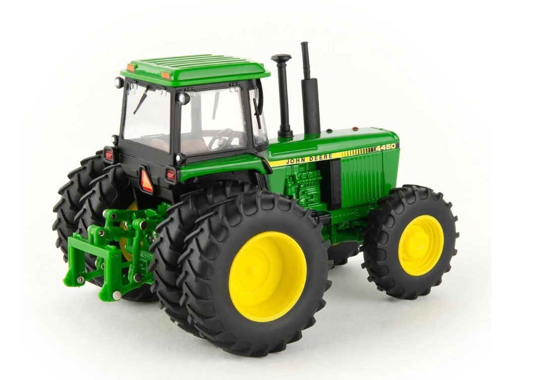 John Deere 4450 4WD mit Doppelbereifung