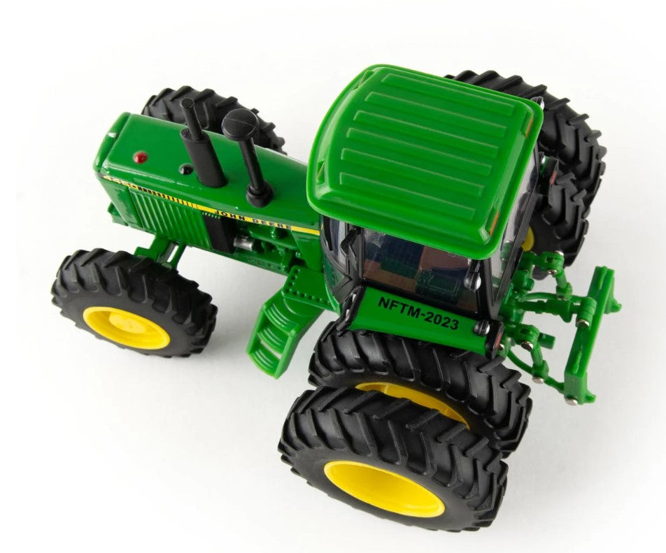 John Deere 4450 4WD mit Doppelbereifung