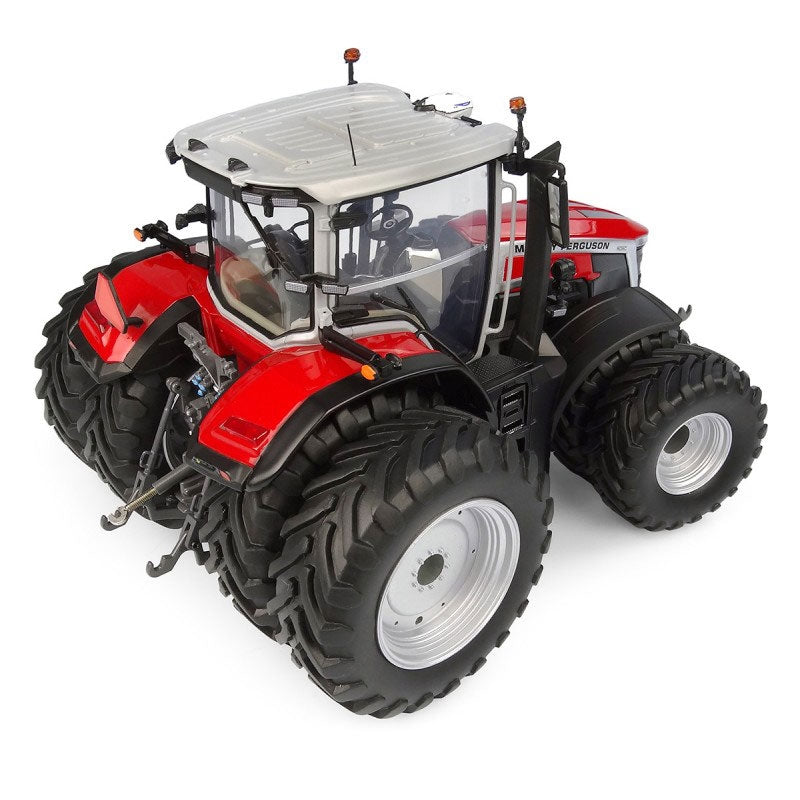 Massey Ferguson 9S.425 mit Zwillingsreifen